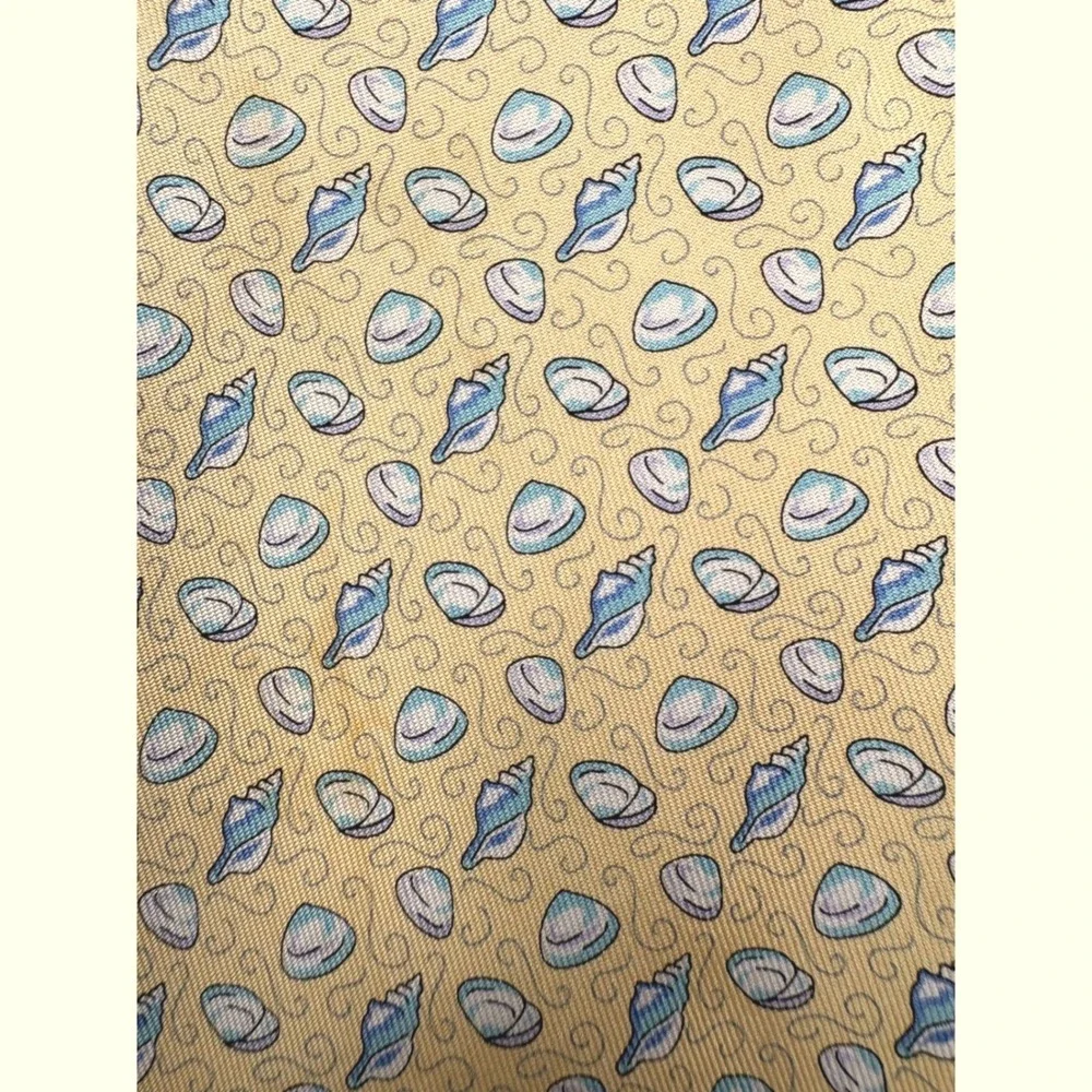 VINEYARD VINES Mens Yellow Seashell 100% Silk Necktie OS Nautical Preppy Classic
